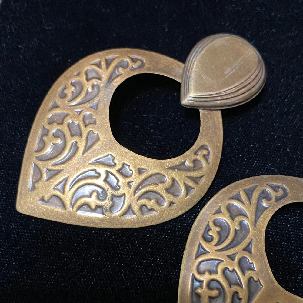 Elegant vintage pressed tin dangling Teardrop pierced Earrings - Picture 12 of 12